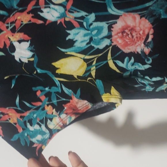 Top - Picture 4 of 7